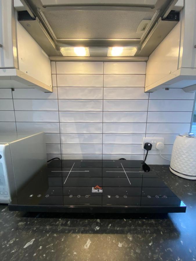 בורהמווד Lovely And Modern Studio Apartment. מראה חיצוני תמונה