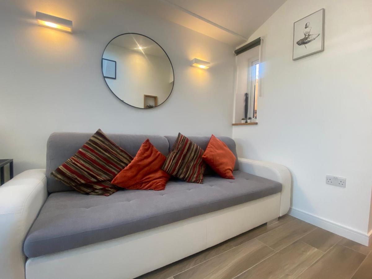 בורהמווד Lovely And Modern Studio Apartment. מראה חיצוני תמונה