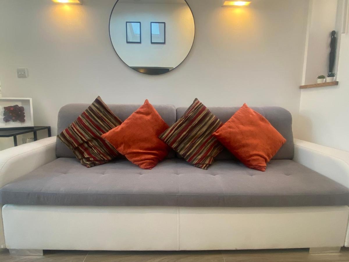 בורהמווד Lovely And Modern Studio Apartment. מראה חיצוני תמונה