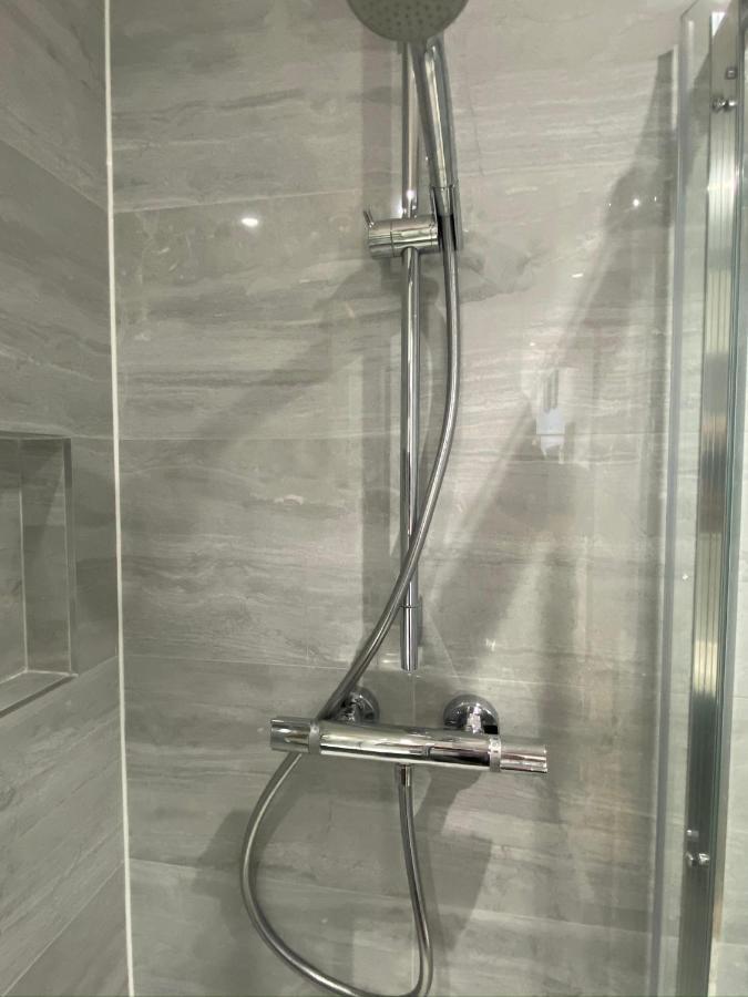 בורהמווד Lovely And Modern Studio Apartment. מראה חיצוני תמונה