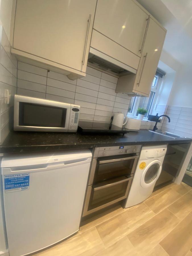 בורהמווד Lovely And Modern Studio Apartment. מראה חיצוני תמונה